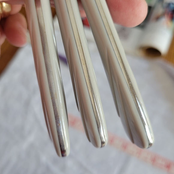 Fiesta Pearl Gray Flatware ~ Knife & 2 Small Forks ~ Retired Swirl ~ Post 86 - Picture 6 of 15